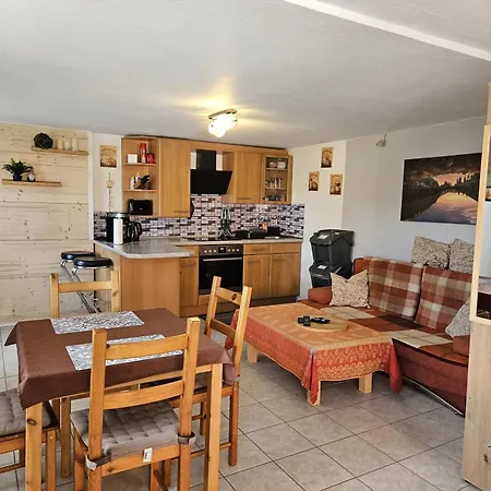 アパート 02 Angela Ober-Mörlen